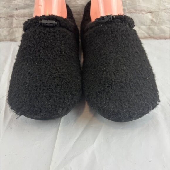 UGG Women's 8 Black Plushy Shearling Warm Slipper Booties - Picture 7 of 9